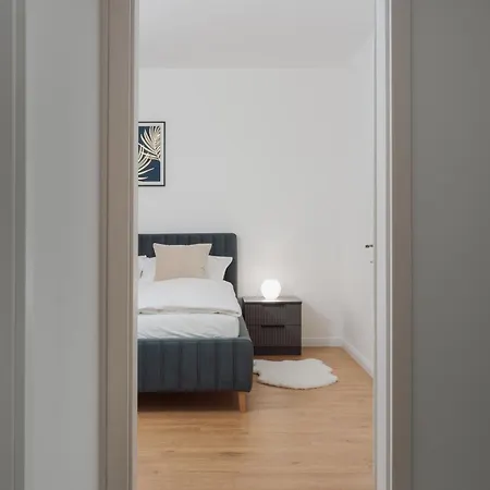 Azure - Cozy Center With Balcony Prague