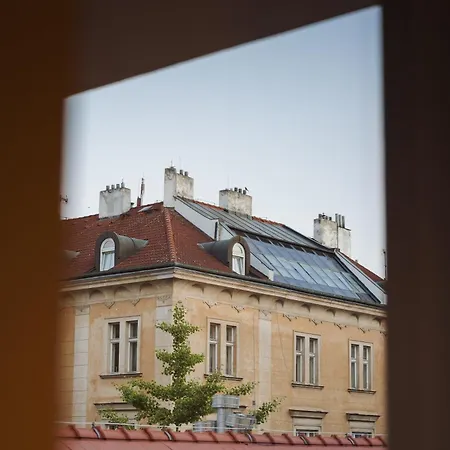 Azure - Cozy Center With Balcony * Praga